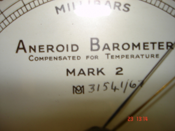 WWII BAROMETER MILLIBARS.