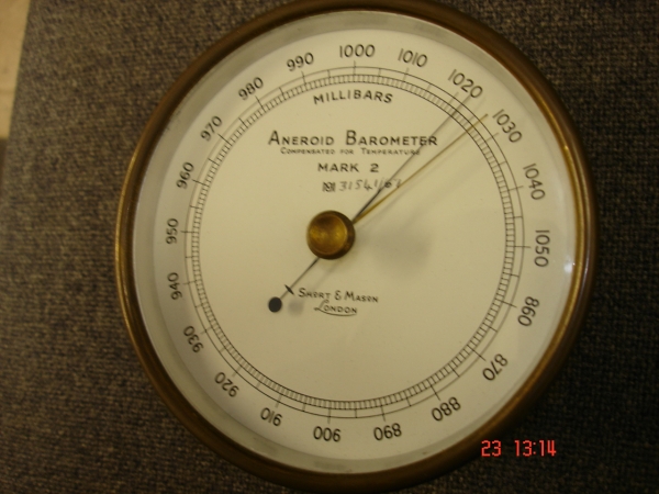 WWII BAROMETER MILLIBARS.