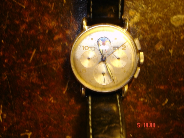 UNIVERSAL COMPLEX WATCH GENEVE