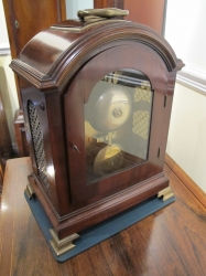 FineEnglish Table Clock