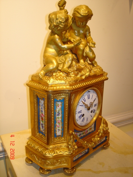 VERY FINE GILT BRONZE CLOCK