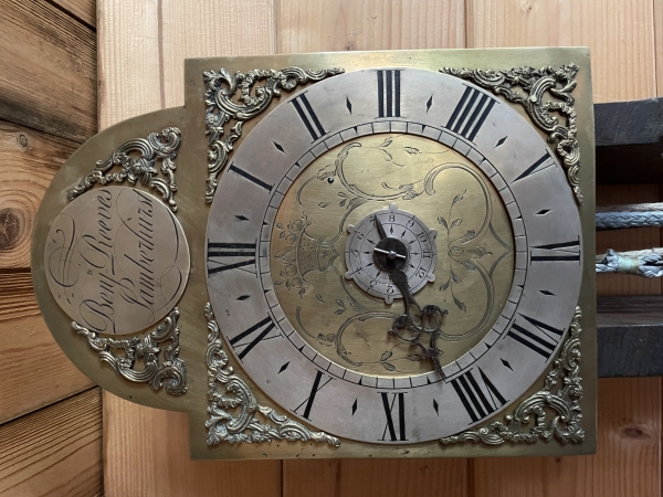 Hook spike early clock