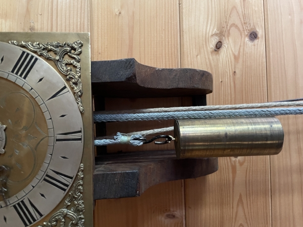 Hook spike early clock